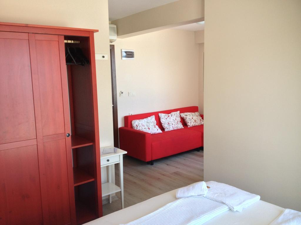 Nemrut Bay Otel Yenifoca Ruang foto