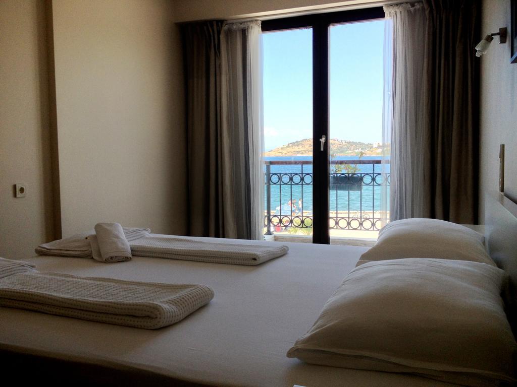 Nemrut Bay Otel Yenifoca Ruang foto